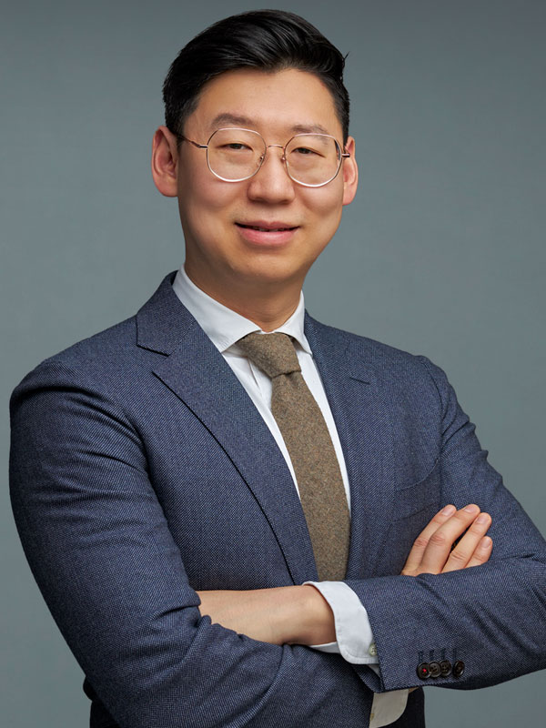 Faculty profile photo of Jeffrey  Jiang