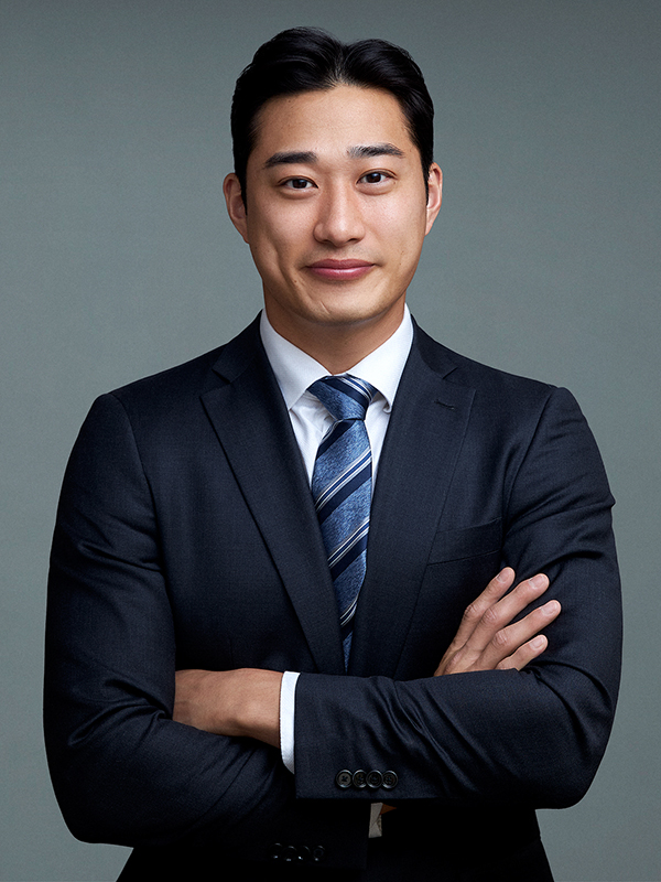 Faculty profile photo of Joseph K. Kim