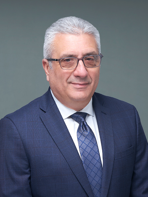 Faculty profile photo of Peter  Perdik