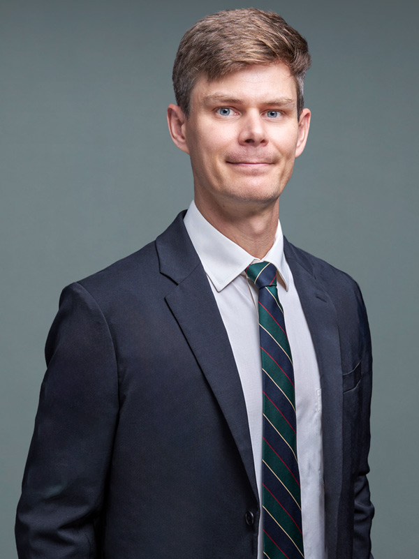 Faculty profile photo of Ross  Weller